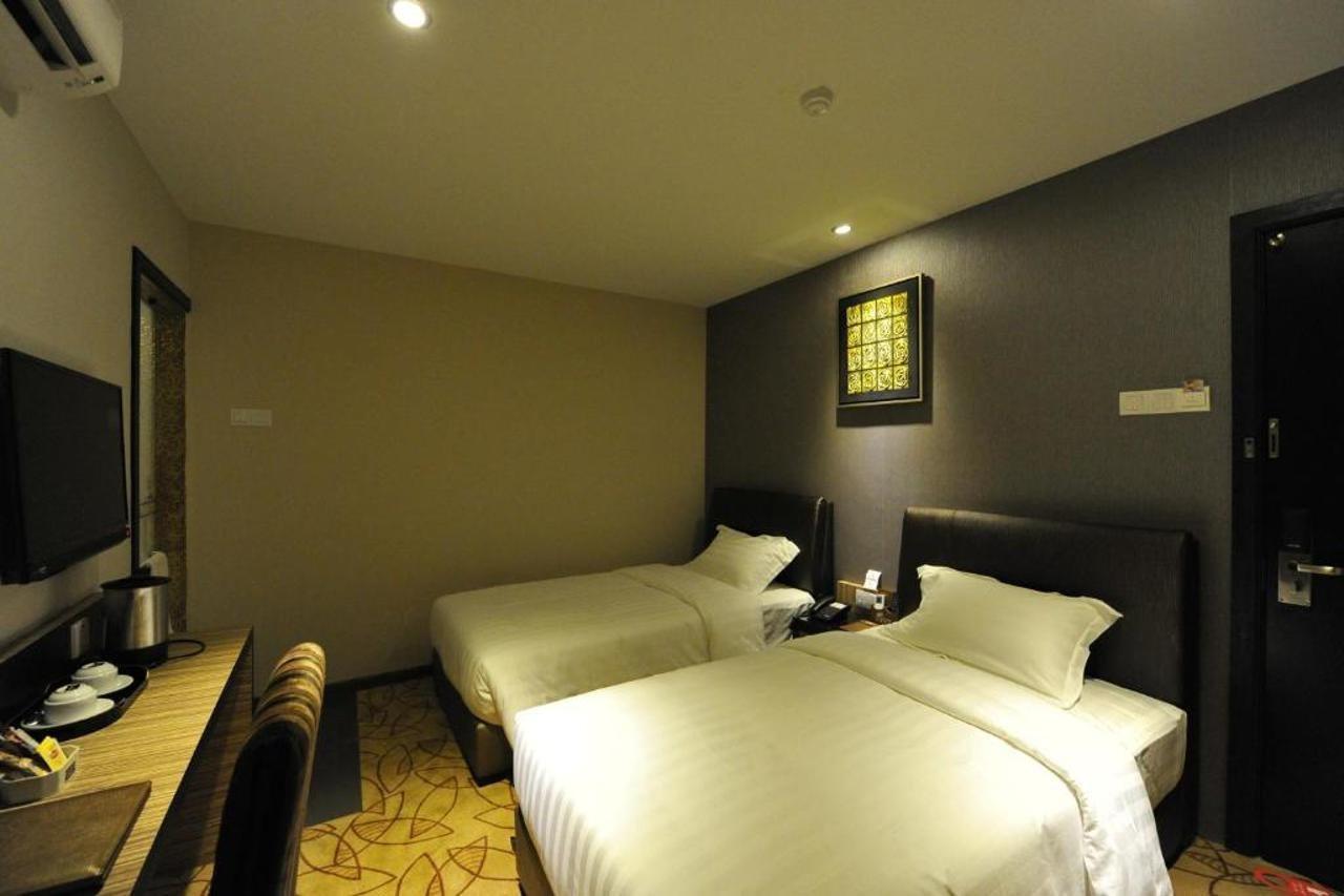 Milano Hotel Kluang Bagian luar foto