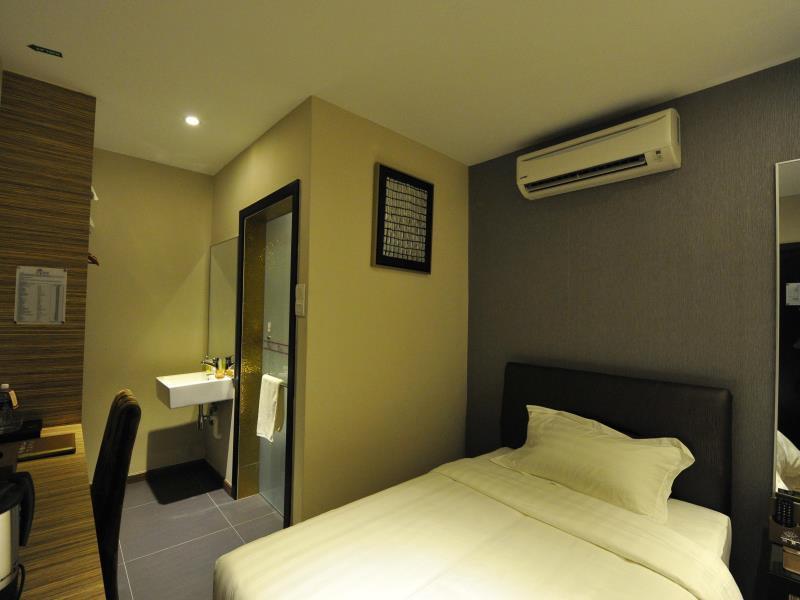 Milano Hotel Kluang Bagian luar foto